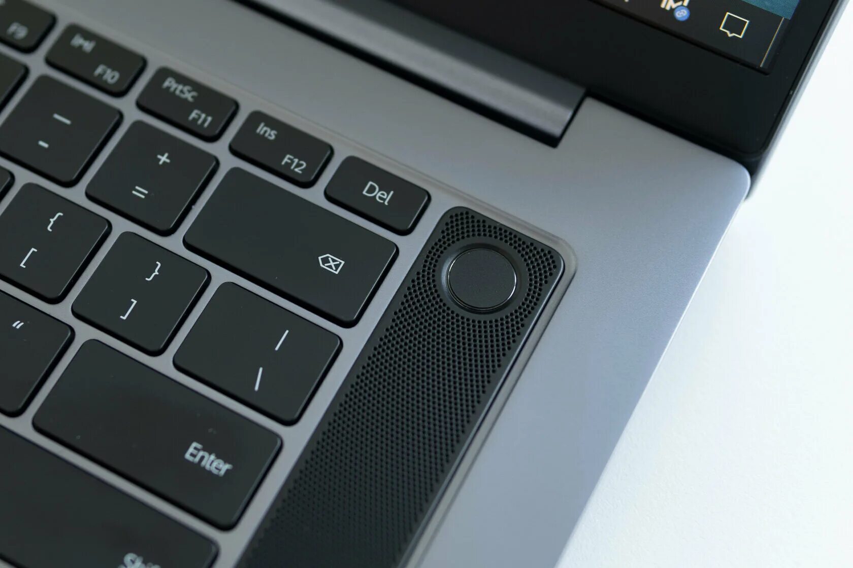 Matebook d 16 клавиатура. Matebook d16. matebook d16 rlef-x. matebook d16 webcamera. где находится микрофон matebook d16.