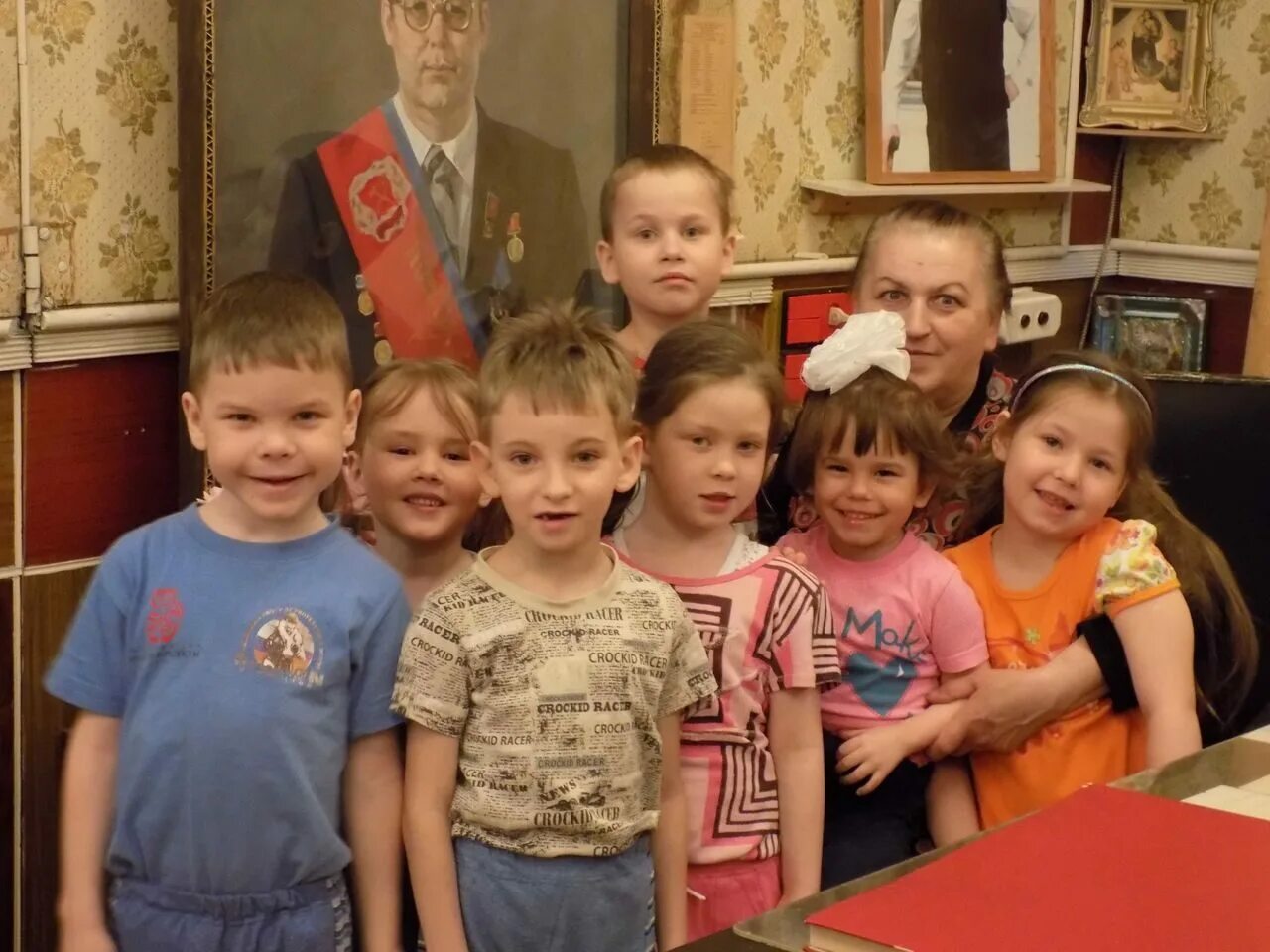 галерея детский дом католикова. католиков детский дом сыктывкар. детский дом католикова сыктывкар. памятник католикова в сыктывкаре. интернат католикова сыктывкар.