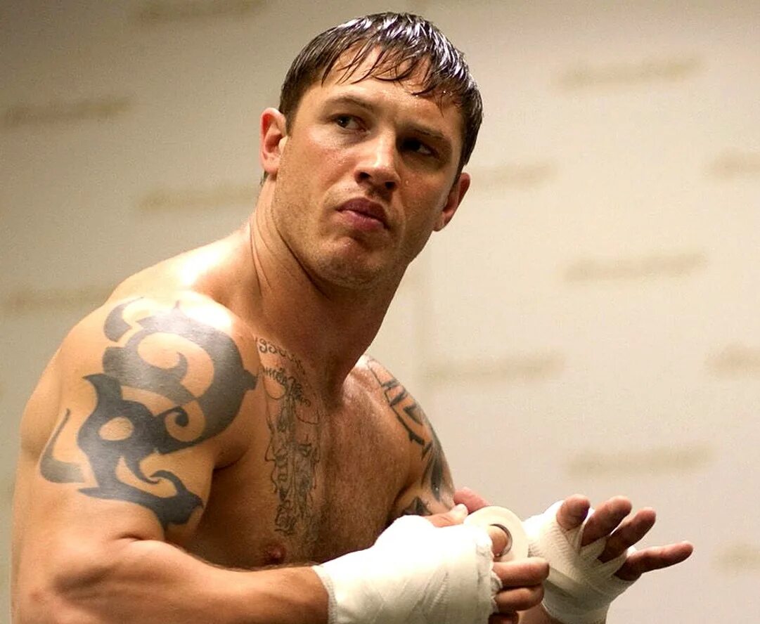 Том харди 2011. Tom Hardy. Воин 2011 том Харди. Тома Харди воин. Боец Харди.