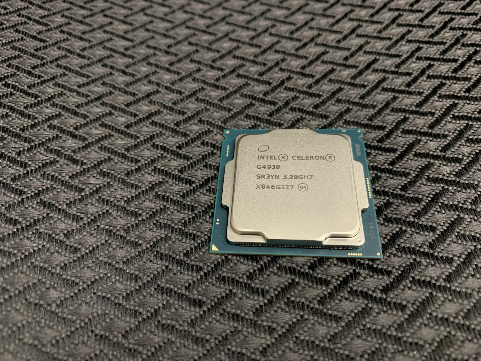 Intel celeron g. Celeron g4930. процессор intel celeron g6900 oem. процессор intel celeron g6900 box. intel celeron g493.