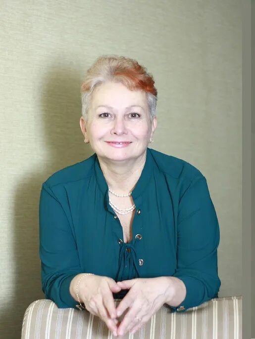 Женщина 67 лет современная. Работу работу сиделки. Сиделка с проживанием в спб. Кружилина светлана александровна. Сиделка эдуард спб.