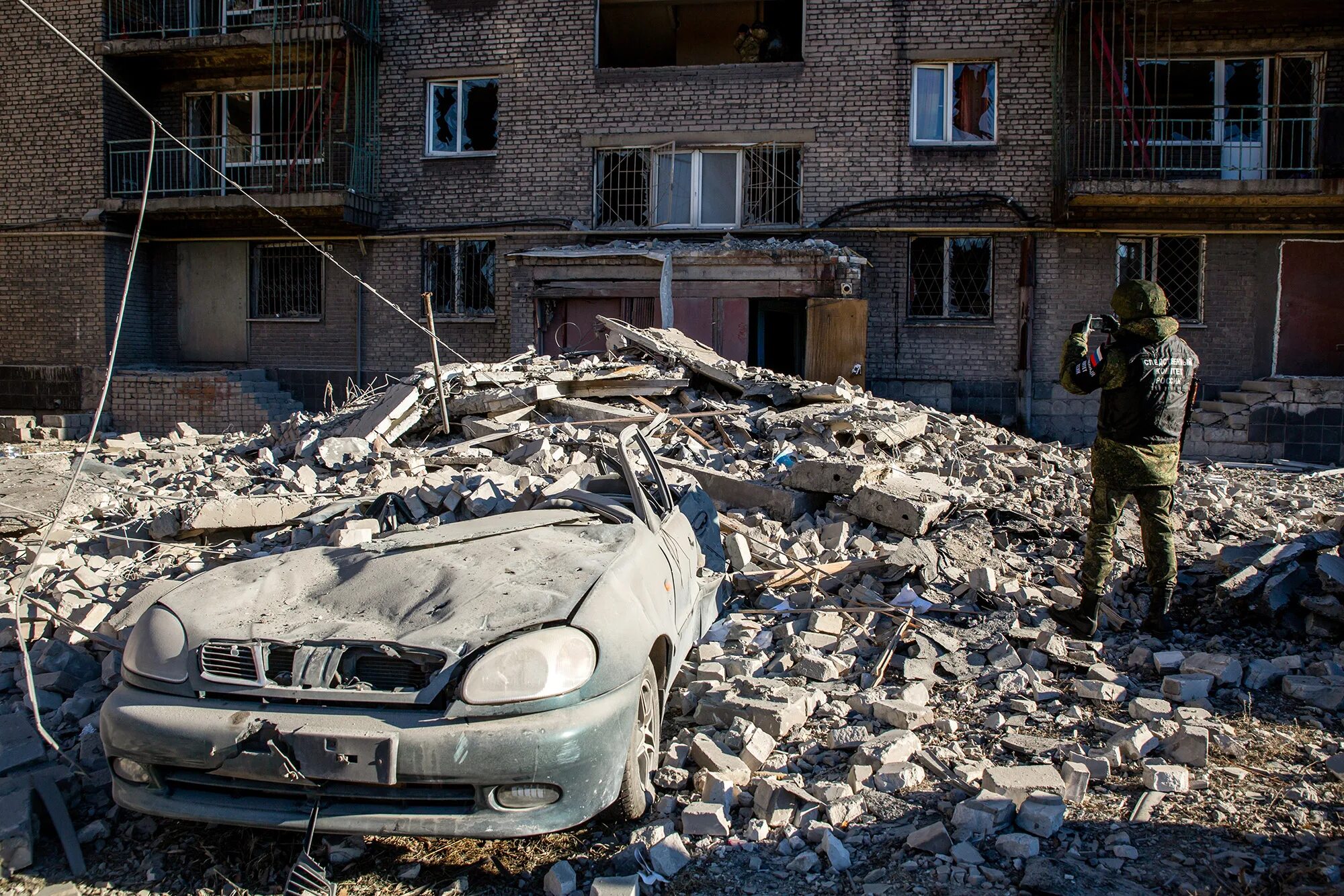 Донецк разбомбили. Донецк текстильщик обстрел. Донецк разбомбили. Бои за аэропорт донецка 2014. Донецк 2014.