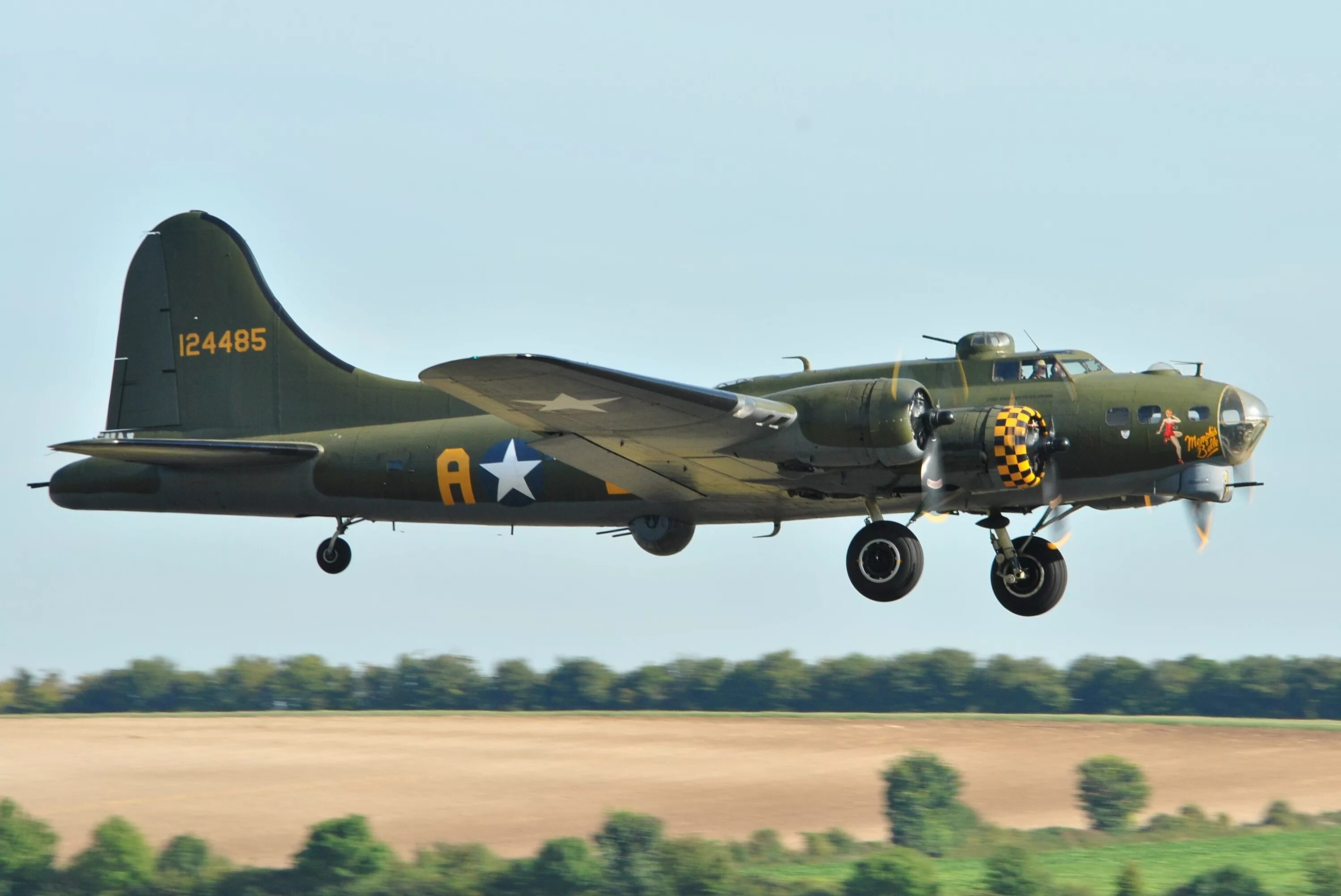 Б 17 кг. Бомбардировщик b-17g. B-17 Flying Fortress. B-17g Flying Fortress бомбардировщик. B 17 бомбардировщик.