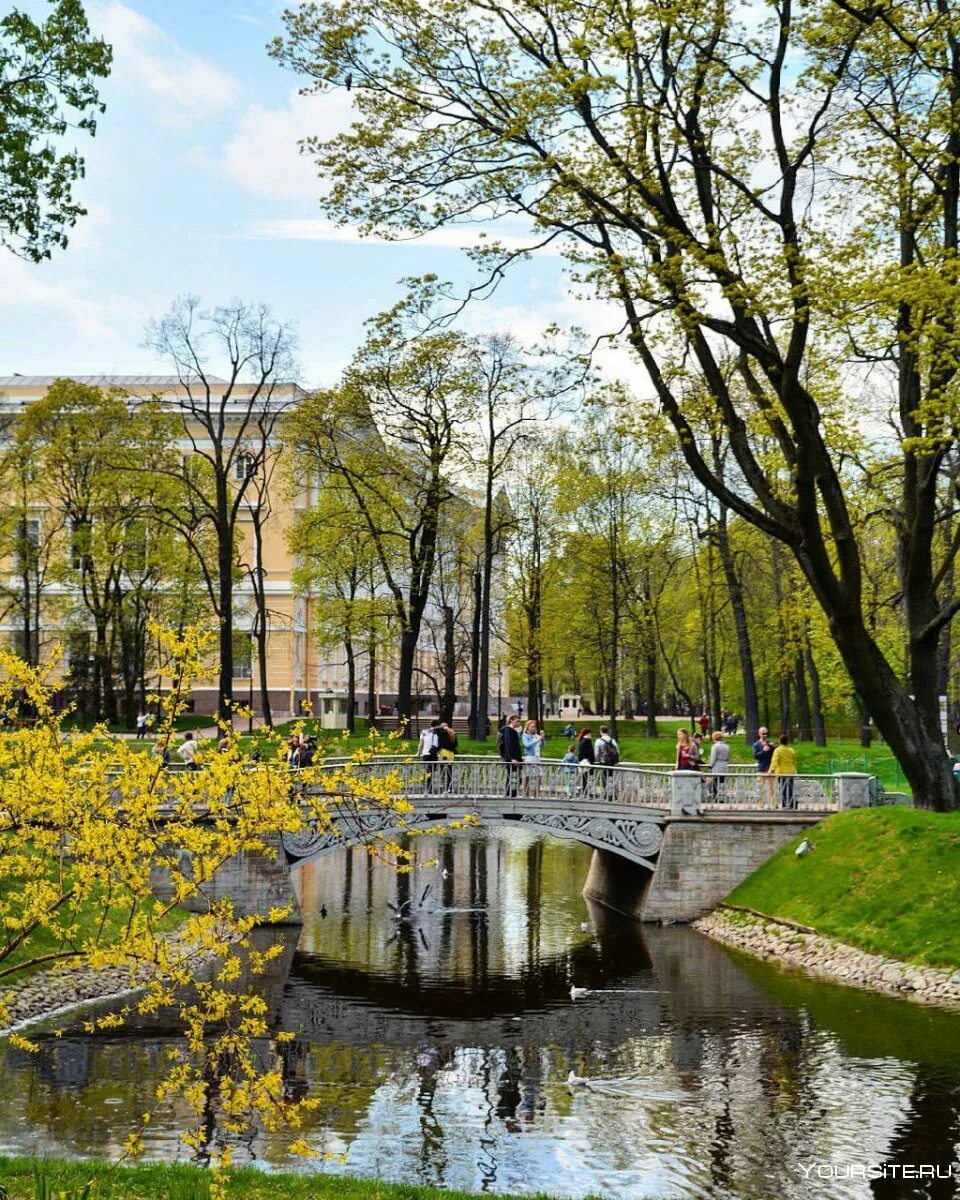 Михайловский сад Санкт-Петербург. Михайловский сад в Санкт-Петербурге весной. Санкт-Петербург Михайловский сад Михайловский сад. Парк Питер Михайловский сад весной.