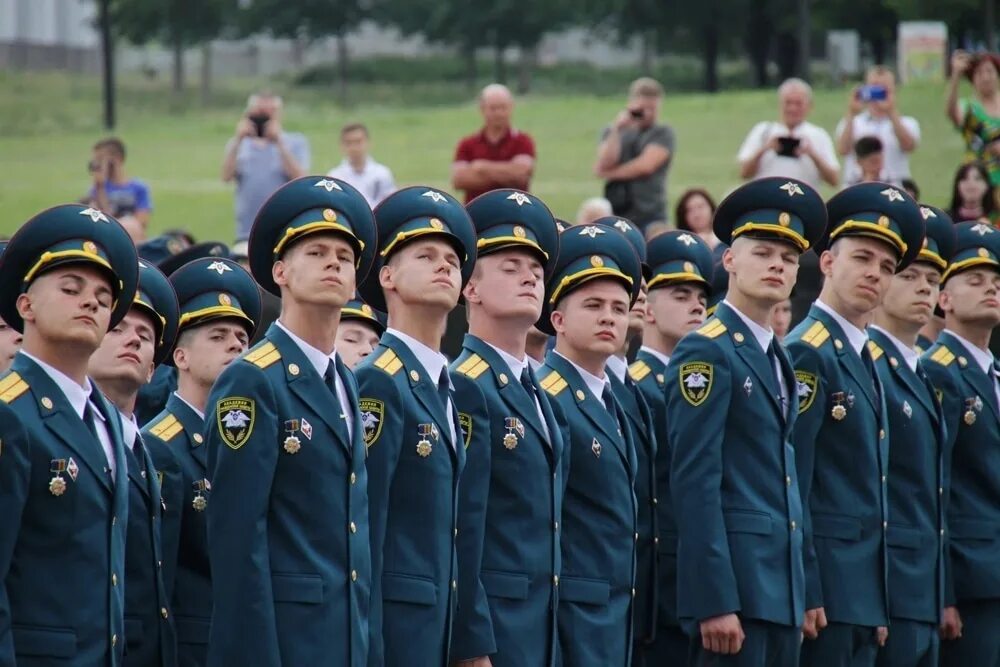 Офицер АГЗ МЧС. МЧС выпускники АГЗ МЧС. Выпуск офицера АГЗ. Выпуск офицеров АГЗ МЧС РФ.