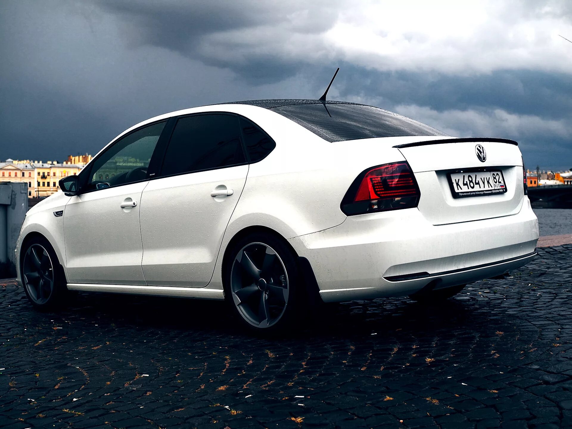 Новый салон Volkswagen Polo Sedan - Volkswagen Polo Sedan, 1,6 л, 2013 года стай