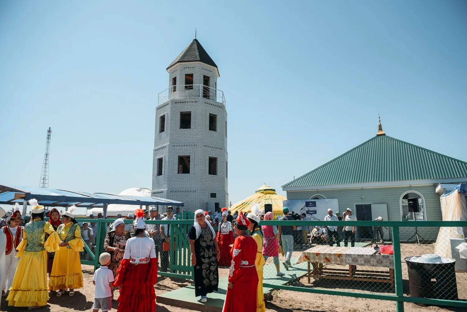 Ураза в астрахани. Поселок Мумра Астраханская область. Село Мумра Икрянинский район. Село Мумра Астраханская область Икрянинский район. Село Мумра Астрахань.