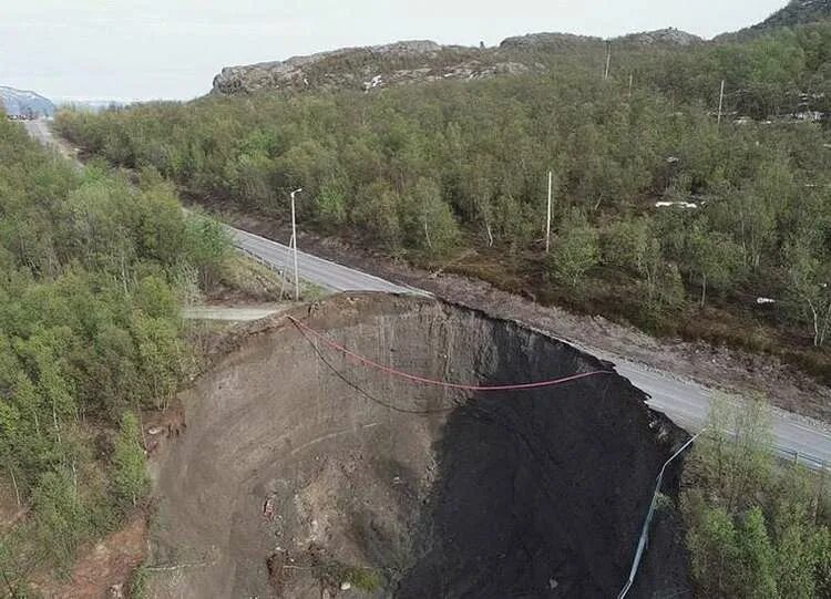 Обвалы земли. Харт Маунтинз оползень. Оползень Стурегга. Флимский оползень. Луарский оползень.