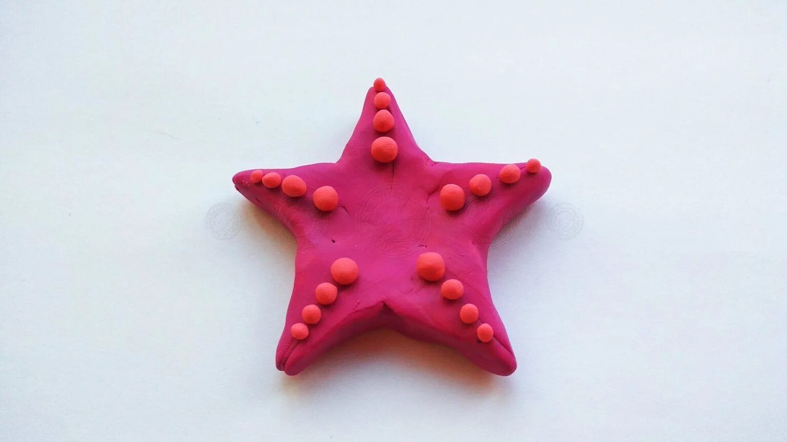 Лепка звезда средняя группа. Лепим морскую звезду из пластилина. Морская звезда лепка из пластилина. Морские звёзды ТЗ пластилина. Лепка морские звезды и кораллы.