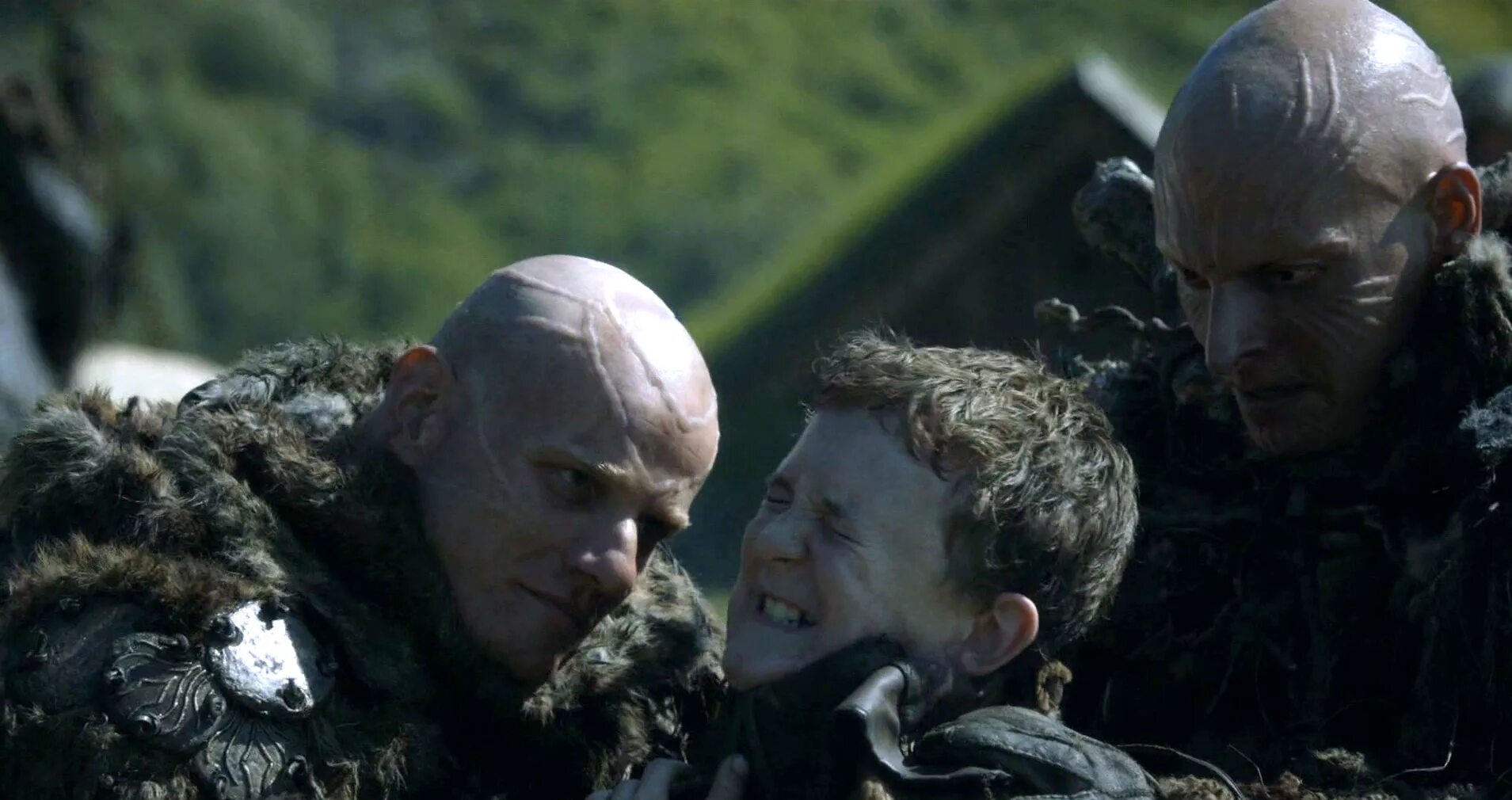 Сыграл в игре престолов. Сыграл в игре престолов. Сыграл в игре престолов. Берик дондаррион персонаж игры престолов. Альфи аллен и его брат.