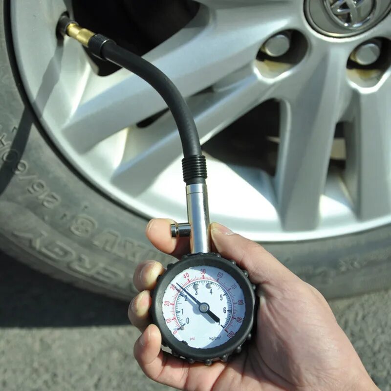 Сколько атмосфер в автомобиле. Манометр автомобильный Tire Pressure Gauge. Tire Gauge манометр. Манометр 502 (грузовой) Tire Gauge. Манометр давления в шинах 3ил 131.