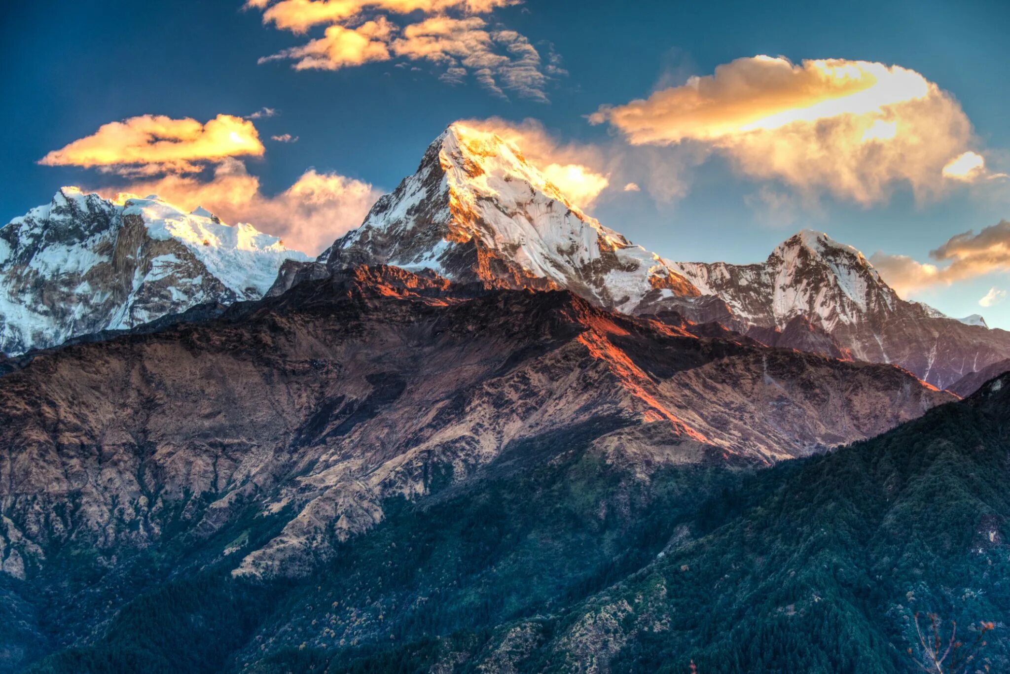 The biggest mountain in the world. Катманду горы Аннапурна. Непал гора Аннапурна. Непал горы Гималаи. Гималаи горы Катманду.