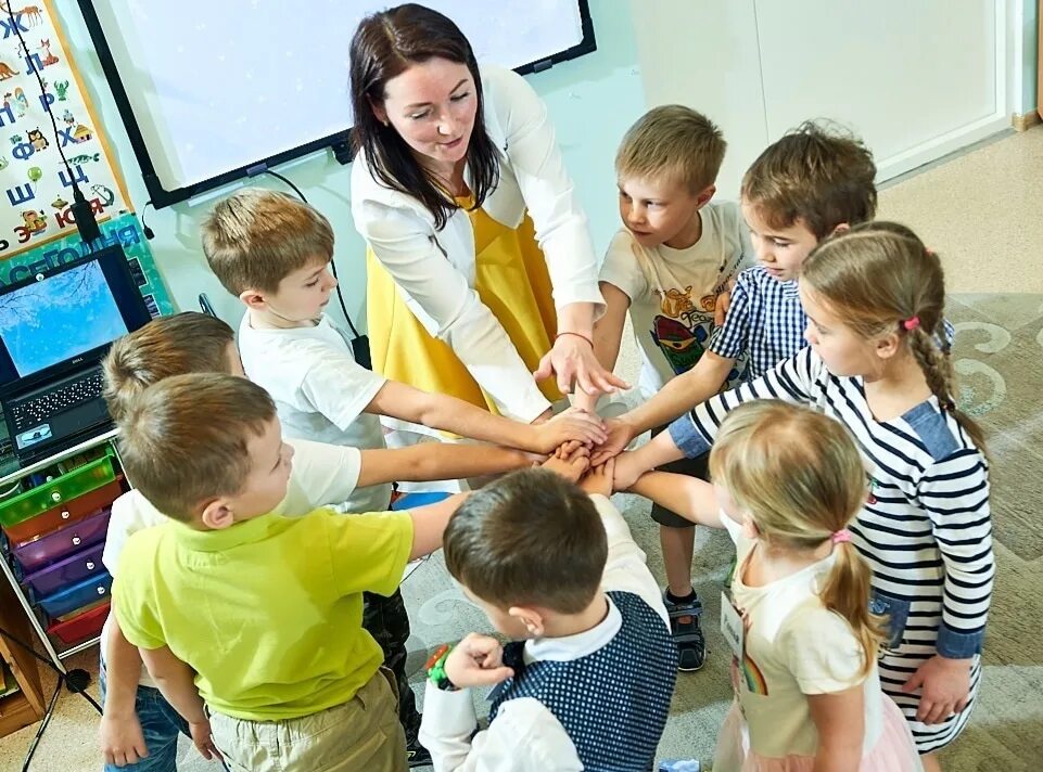 Воспитатель контролирует. Дети в саду. Задачи методиста в детском саду. Цель самоподготовки детей. Воспитатель контролирует.