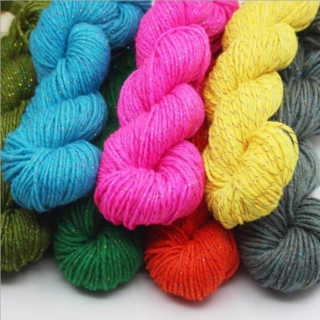 Пряжа косичка. Нитки для вязания. Разноцветная пряжа. Цветные нитки для вязания. Синтетическая пряжа.