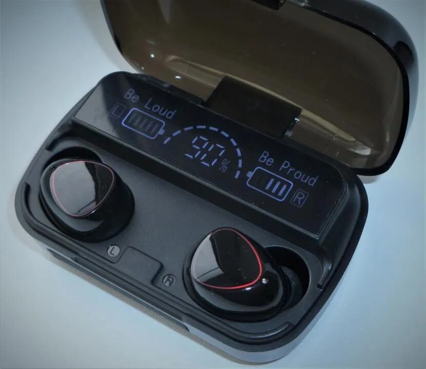 Беспроводные bluetooth наушники NEWEST M10 с цифровым индикатором - YouTube