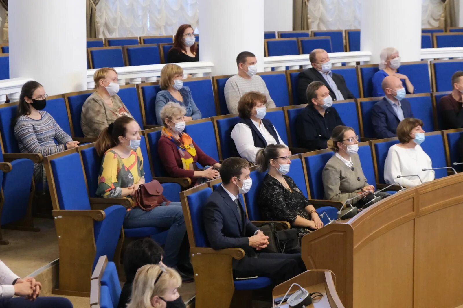 Большой зал правительства Новгородской области. Малый зал правительства Новгородской области. Комитет ветеринарии Новгородской области. Ветеринария новгородская область