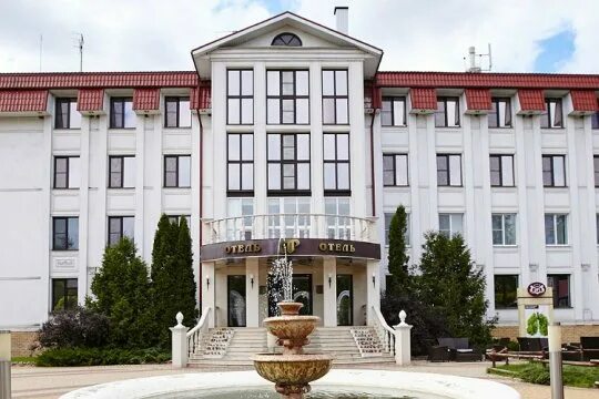 Яр спа отель воронеж. Гостиница яр воронеж. Банкетный зал лесной каштак. Отель яр воронеж фото. Spa отель яр в воронеже бассейн.