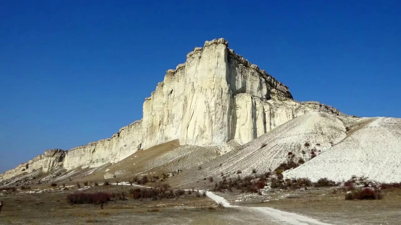 Белая скала белогорск. Белая скала белогорск. Тайган белая скала. Белая скала ак-кая. Белые скалы новосибирск.
