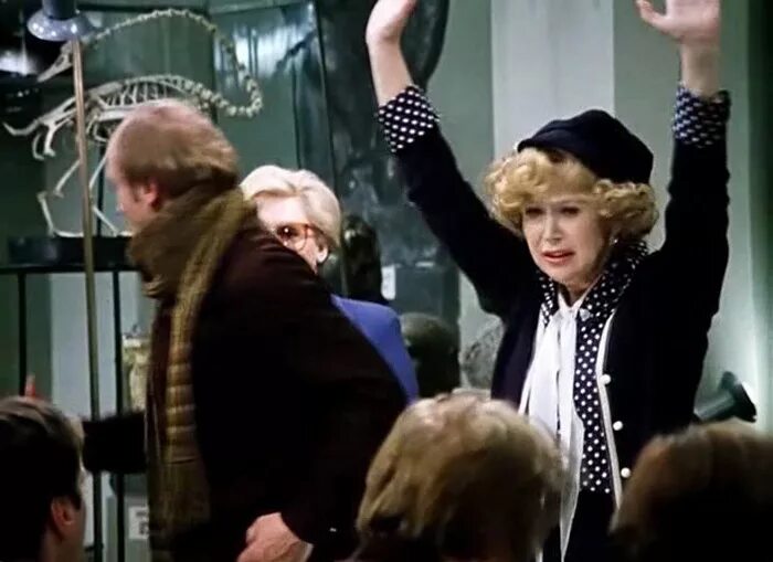 Немоляева гараж. Эльдар рязанов в фильме гараж. Светлана немоляева фильм гараж 1979. Фильм гараж я родину продал. Гуськов гараж.