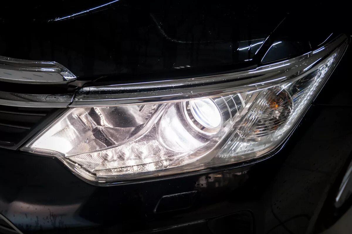 Лампа заднего хода тойота камри 70 2018. Лампочки стоп сигнала тойота камри 50. Camry 55 фара ближнего света. Крепление заднего номерного знака тойота камри 50. Лампа стоп сигнала тойота камри 70.