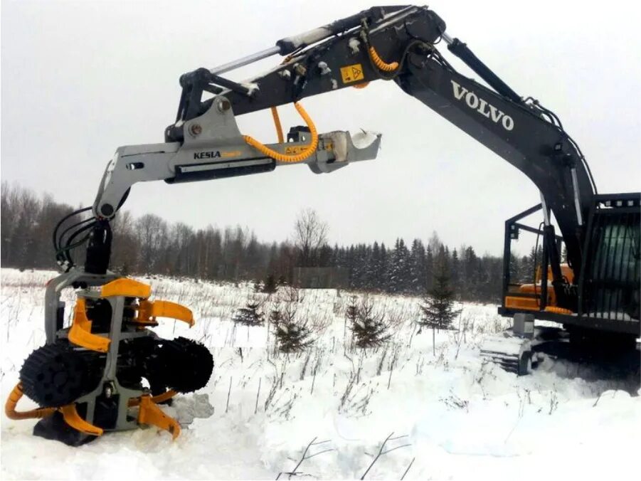 Volvo 220 харвестер. Volvo ec220dl харвестер. Валочная Вольво 220. Харвестер Вольво 210.