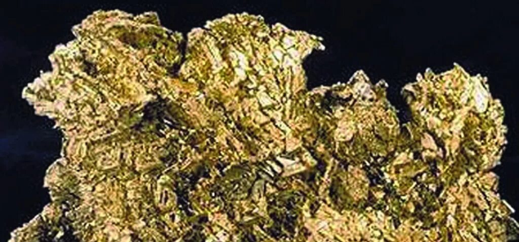 Pbi2. Электрум самородный. Пирит самородок камень. Золотой свинец. Золотой свинец.