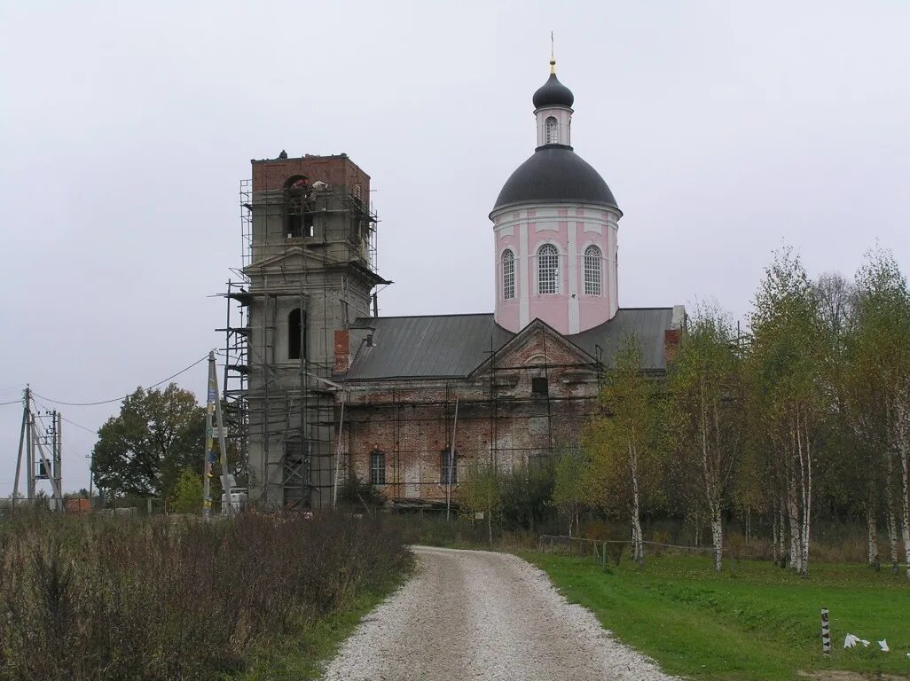 Никольский храм Клинский район. Храм в Никольском Клинский район. Храм в деревне Никольское. Никольское Московская область храм Клин. Никольское солнечногорский