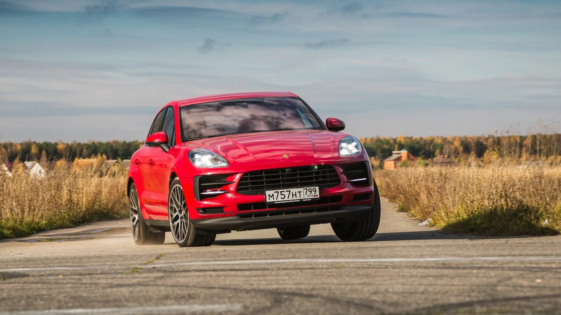 Спой макан слова. Porsche Macan 911. Porsche Macan 2012. Порше Макан коралловый. Раллийный Порше Макан 69.