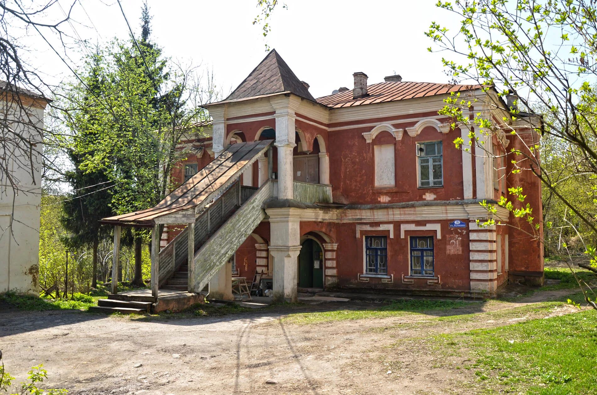 Калуга 16а. Палаты Купцов Макаровых Калуга. Палаты Макарова Калуга. Усадьба Макаровых Калуга. Дом Макарова в Калуге.