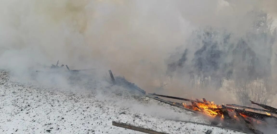 Погода в поселке октябрьском богучанского красноярского. Пожар в Таежном Богучанского района. Пожар в поселке Таежный Богучанский район Красноярский край. Богучанский район пожары. Посёлок Таёжный Богучанского района Красноярского края 2022.