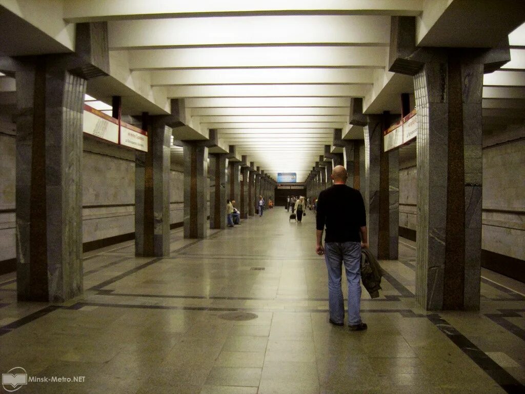 Минский метро станция пролетарская. Станция пролетарская минского метрополитена. Пролетарская метро минск. Метро пролетарская архитектура. Пролетарская станция метро минск.