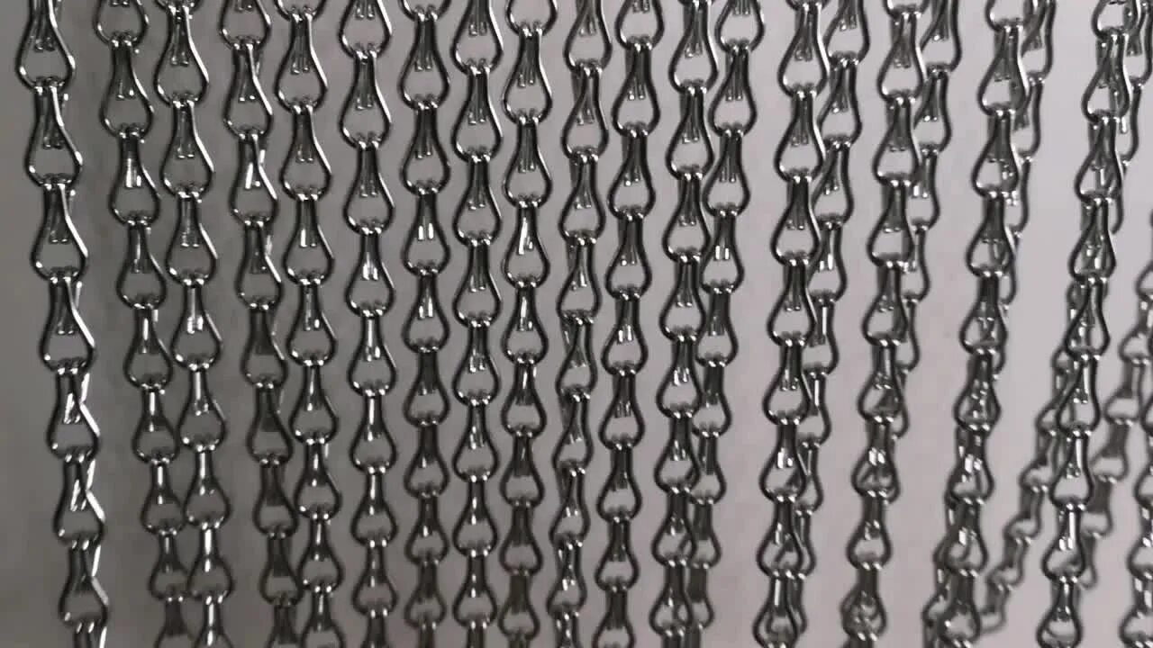 Штора из цепей. Цепная занавеска. Красивые подхваты для штор. Штора из цепей. Шторы из цепочек в интерьере.