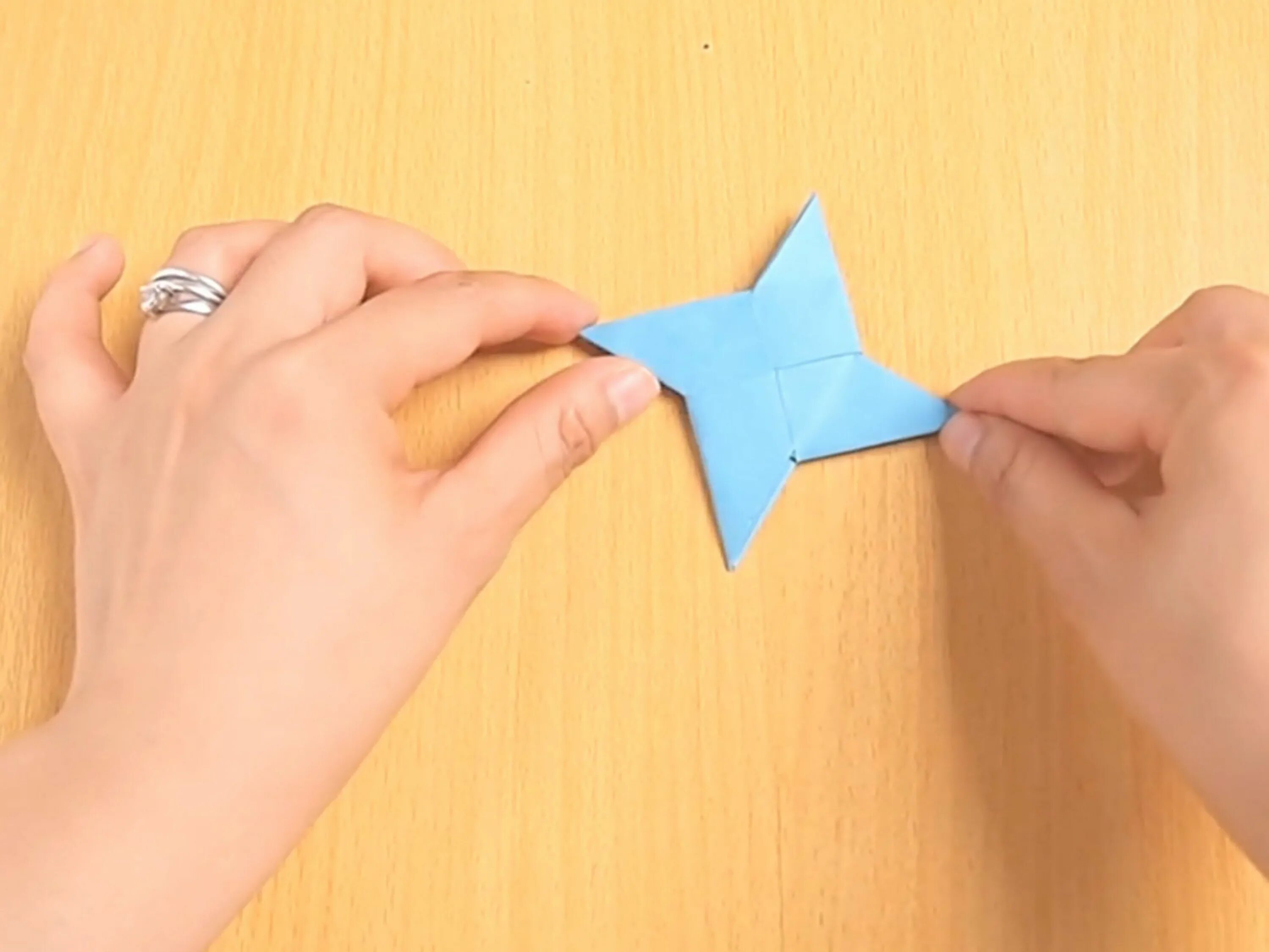 Звёздочки из бумаги объёмные. Оригами звезда. Звёзды из бумаги маленькие. Оригами Звездочка. Сделать маленькую звезду