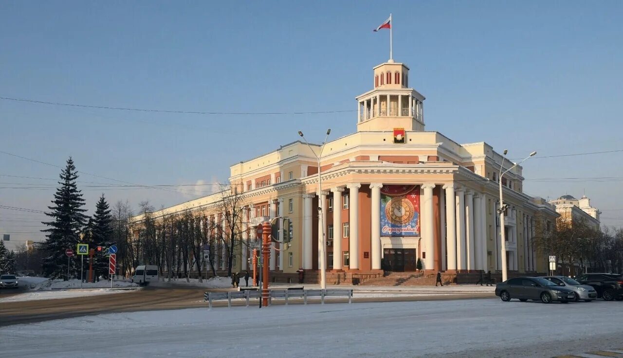 Площадь советов в кузбассе. Шки кемерово. Школа креативных индустрий брендбук. Шки кемерово. Лучший социально ответственный работодатель года.