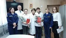 награждение фельдшеров. награждение фельдшеров. миниханов вручает награду баскетболисту. подстанции скорой помощи имени пучкова. награждение фельдшеров.