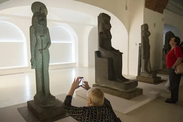 Выставка древний египет нижний новгород 2024. Эрмитаж саркофаги египетский зал. зал древнего египта в эрмитаже. эрмитаж египетский зал мумия. египетский музей в турине экспонаты.
