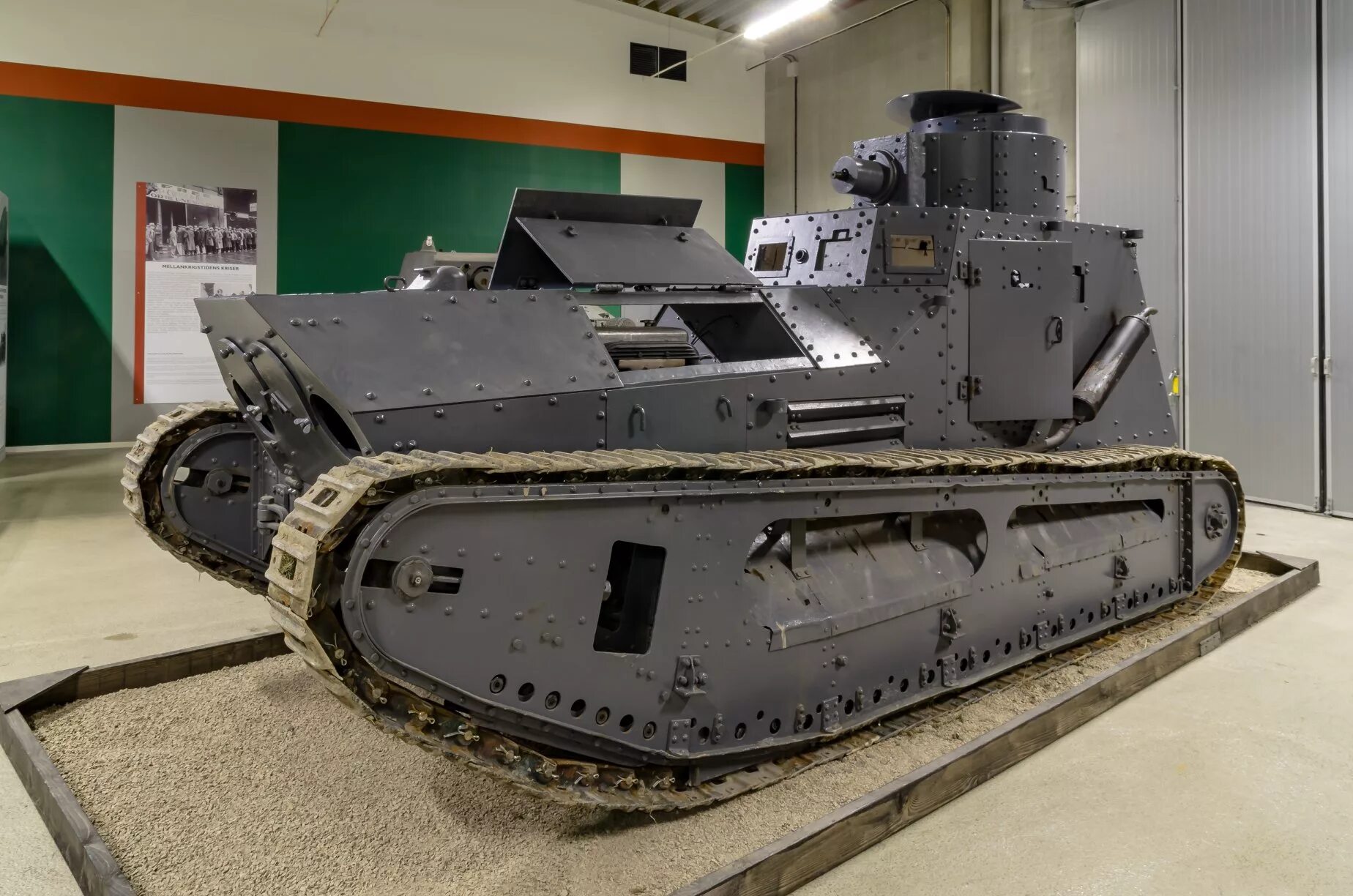 Черчилль ган кариер танк. Тесла танк ред алерт. M1340 танк. Британская сау conqueror gc. Черчилль танк сау.