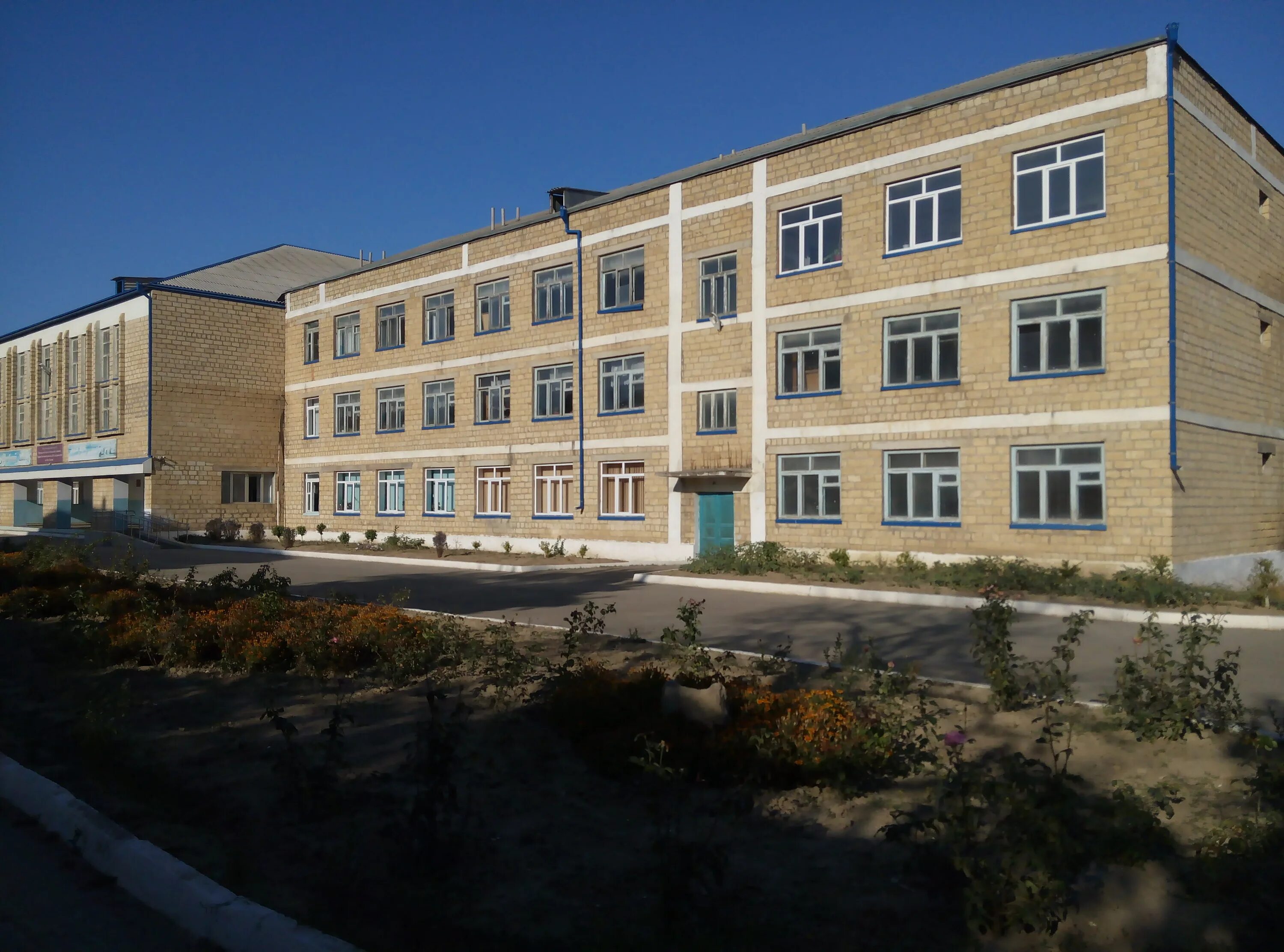 School 20. 20 Школа Дербент. Школа МБОУ СОШ 20 Дербент. МБОУ СОШ школа Дербент улица. 20 Школа Дербент улица.