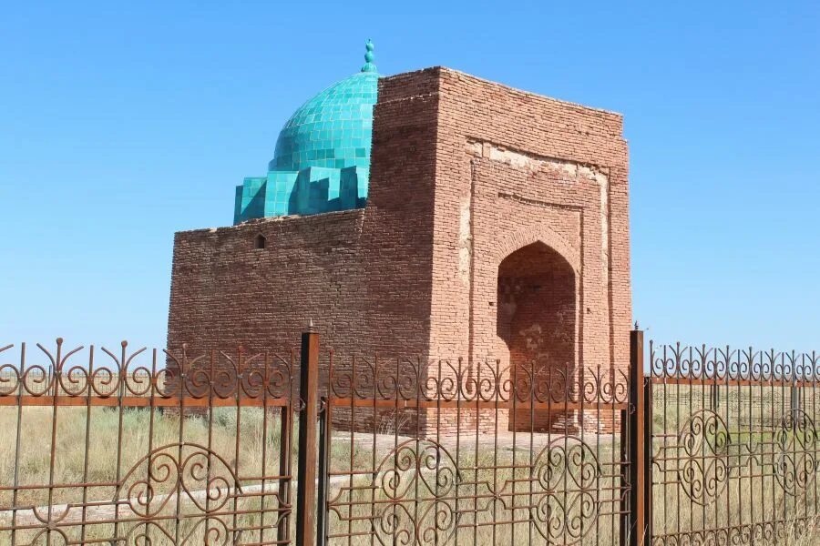 Мавзолей джучи-хана. Алаша хан мавзолей. Мавзолей алаша-хана. Алаша хан мавзолей. Мавзолей алаша-хана.