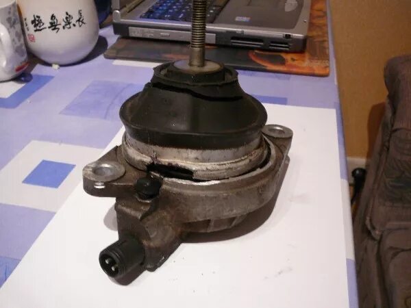 Подушка двигателя ауди а4 б5 1. Подушка двигателя а6 с5. Подушка двигателя ауди а6 с6. 5. Передняя опора двигателя ауди а6 с5 2.