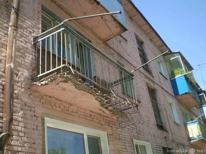 Трещина на балконе. Разрушение балконов. Плита балкона. Балконная плита хрущевки. Плита балкона в хрущевке.