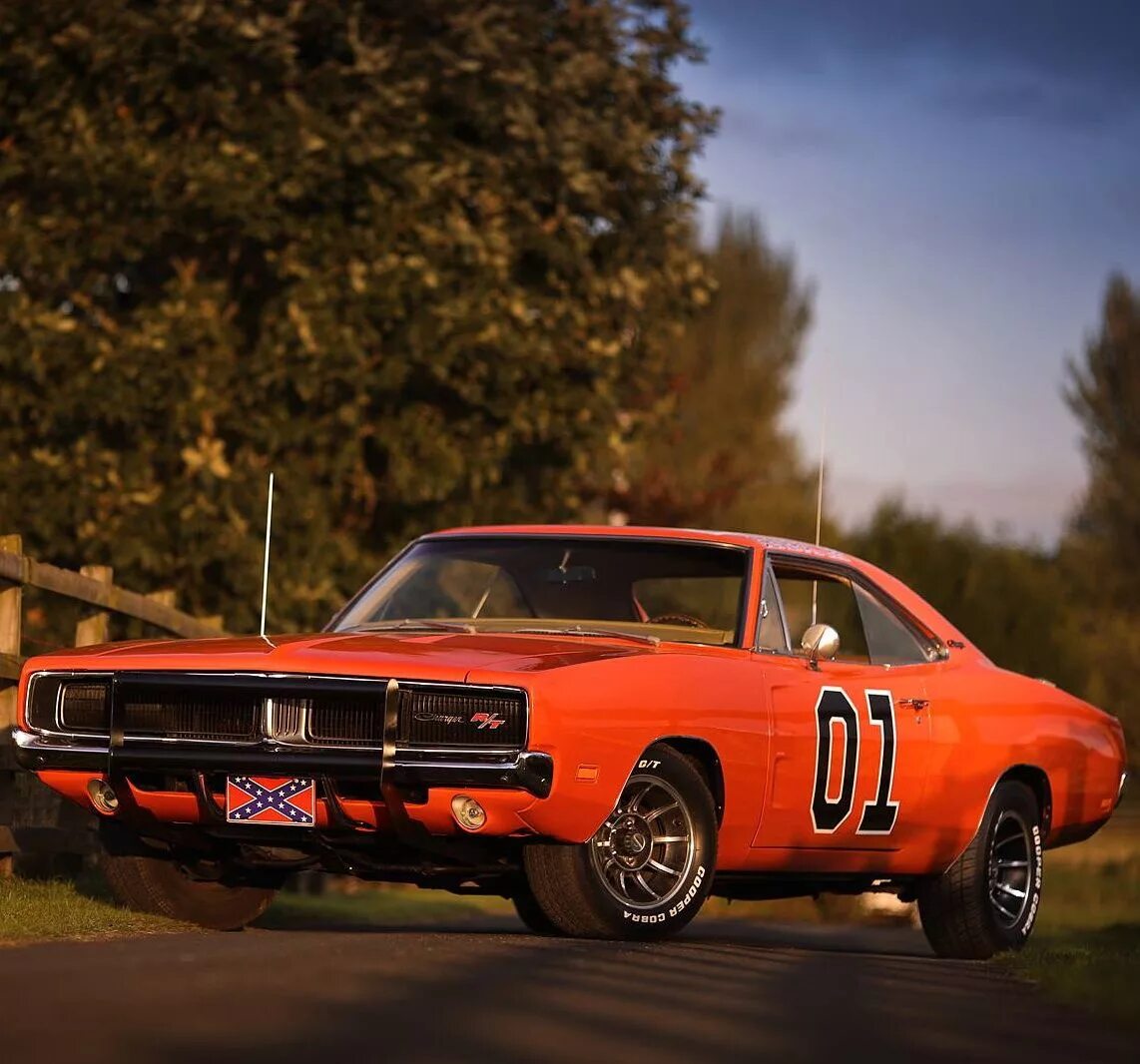 Charger general lee. Duesenberg sj557. Loreley автомобиль кузов. Додж чарджер 1969. Лее машина.