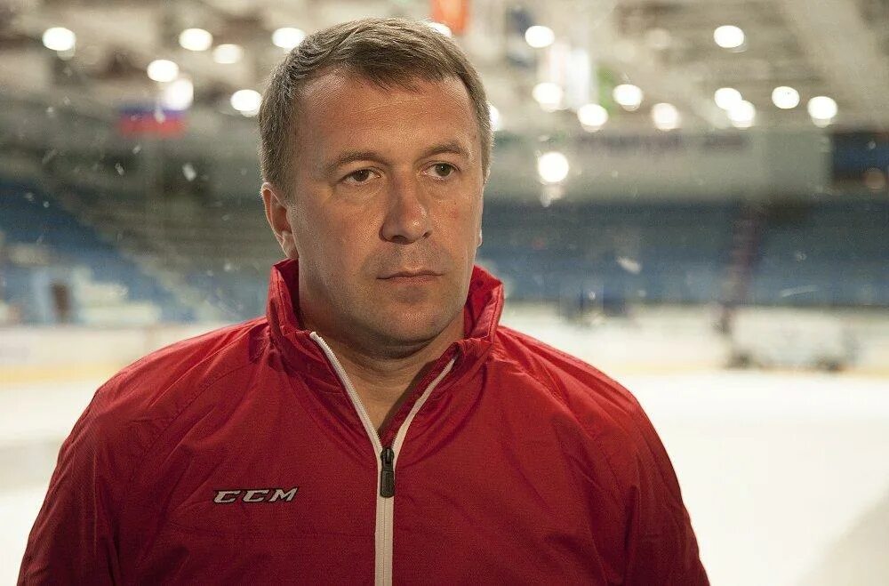 Хромых тренер. Тренера хк алтай. Хромых тренер хоккей. Хромых тренер. Хромых тренер.