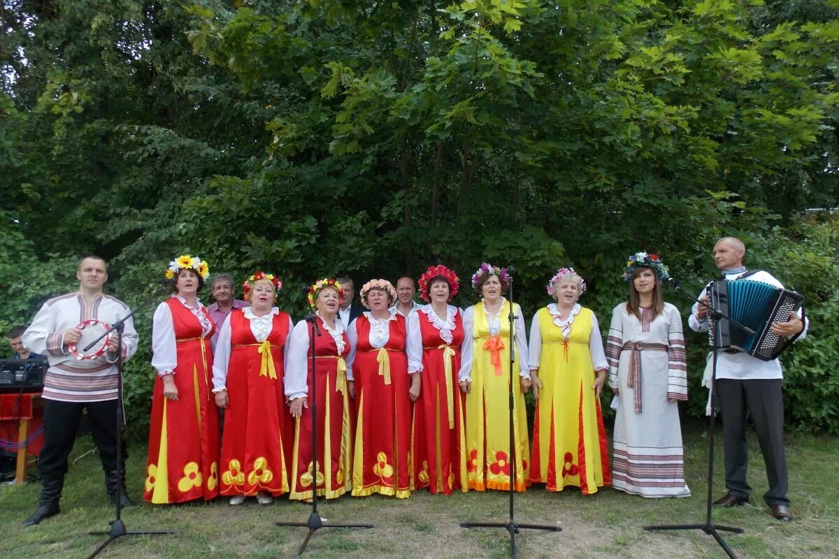 Климовские новости брянская области. Гетманская Буда Климовский район. Климовский район. Праздник первого снопа. Праздник первого снопа газета.