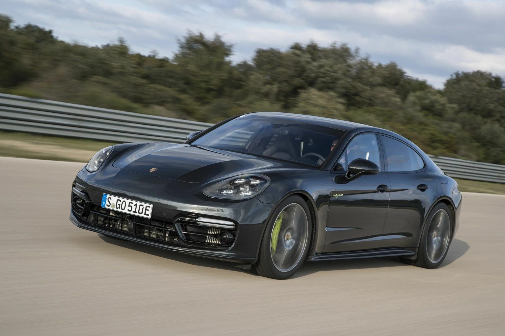 Porsche panamera turbo hybrid. Порше Панамера турбо 2018. Порше Панамера 2021. Porsche Panamera 2 Turbo. Порше 911 Панамера турбо.