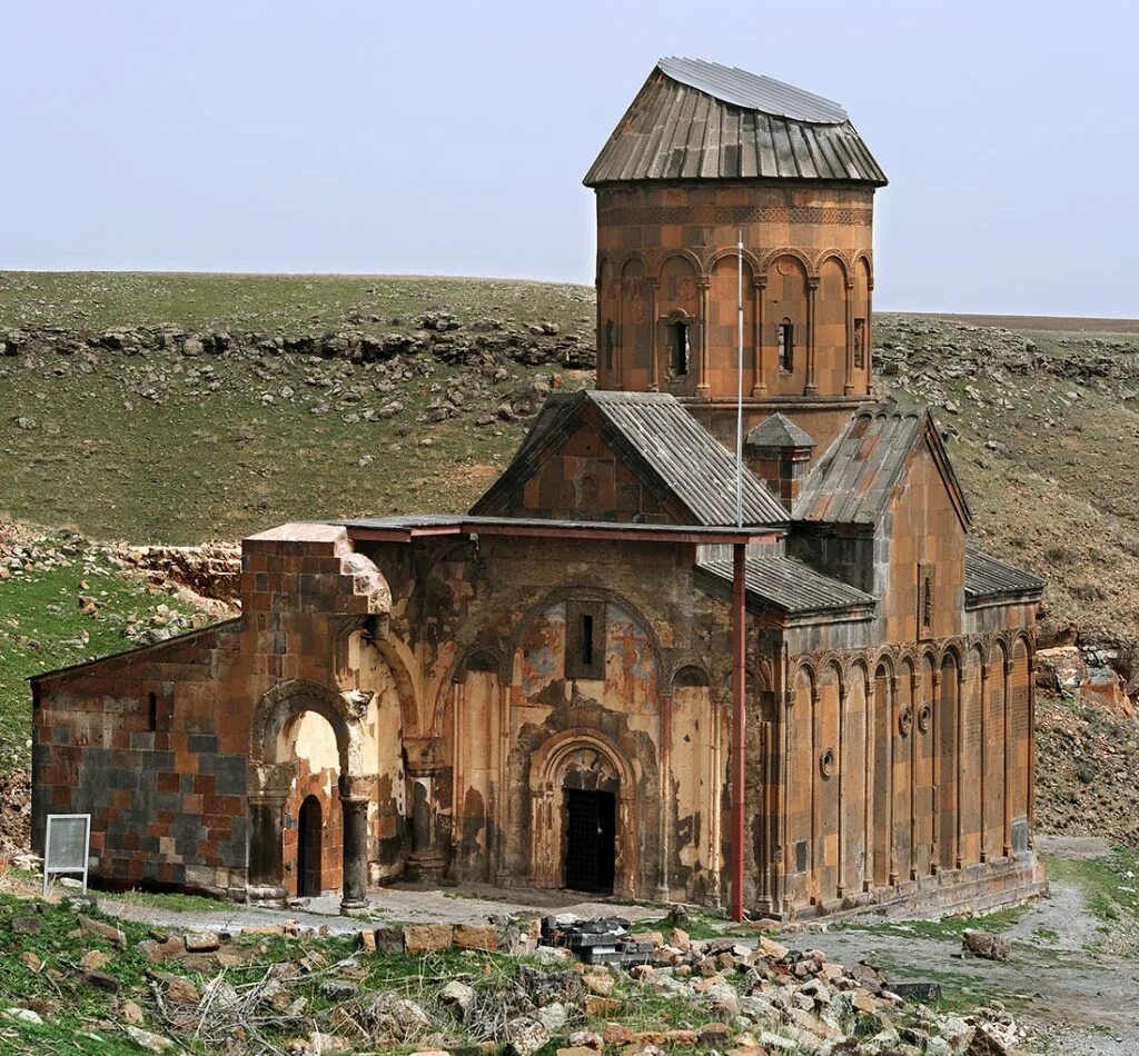 Армянская старинная. Ани Турция армянские церкви. Ани столица древней Армении. Храм Святой Григор Нарекаци Ванадзор.