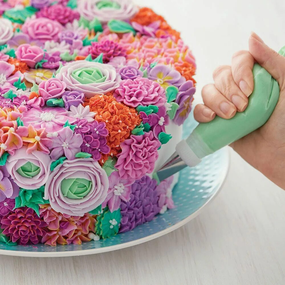 Cake decorating. Торт Вилтон. Украшение торта съедобными цветами. Съедобные цветы для украшения торта. Съедобные живые цветы для украшения торта.