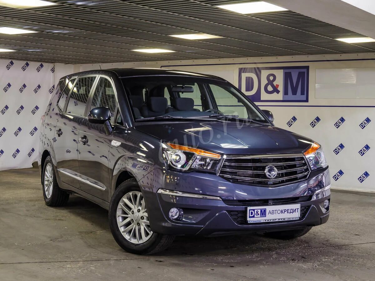 Саньенг ставик купить. SSANGYONG Stavic 2014. SSANGYONG Stavic 2013-2019. Саньенг минивэн Ставик. SSANGYONG Stavic 2013.