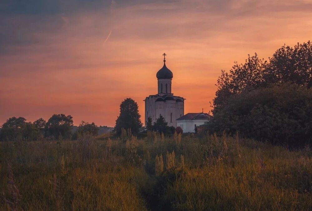 Стоят церквушки по руси. Мамонтова пустынь тамбовская купальня. Стоят церквушки по руси. Река рассвет деревня храм. Вуокса озеро храм андрея первозванного часовня.