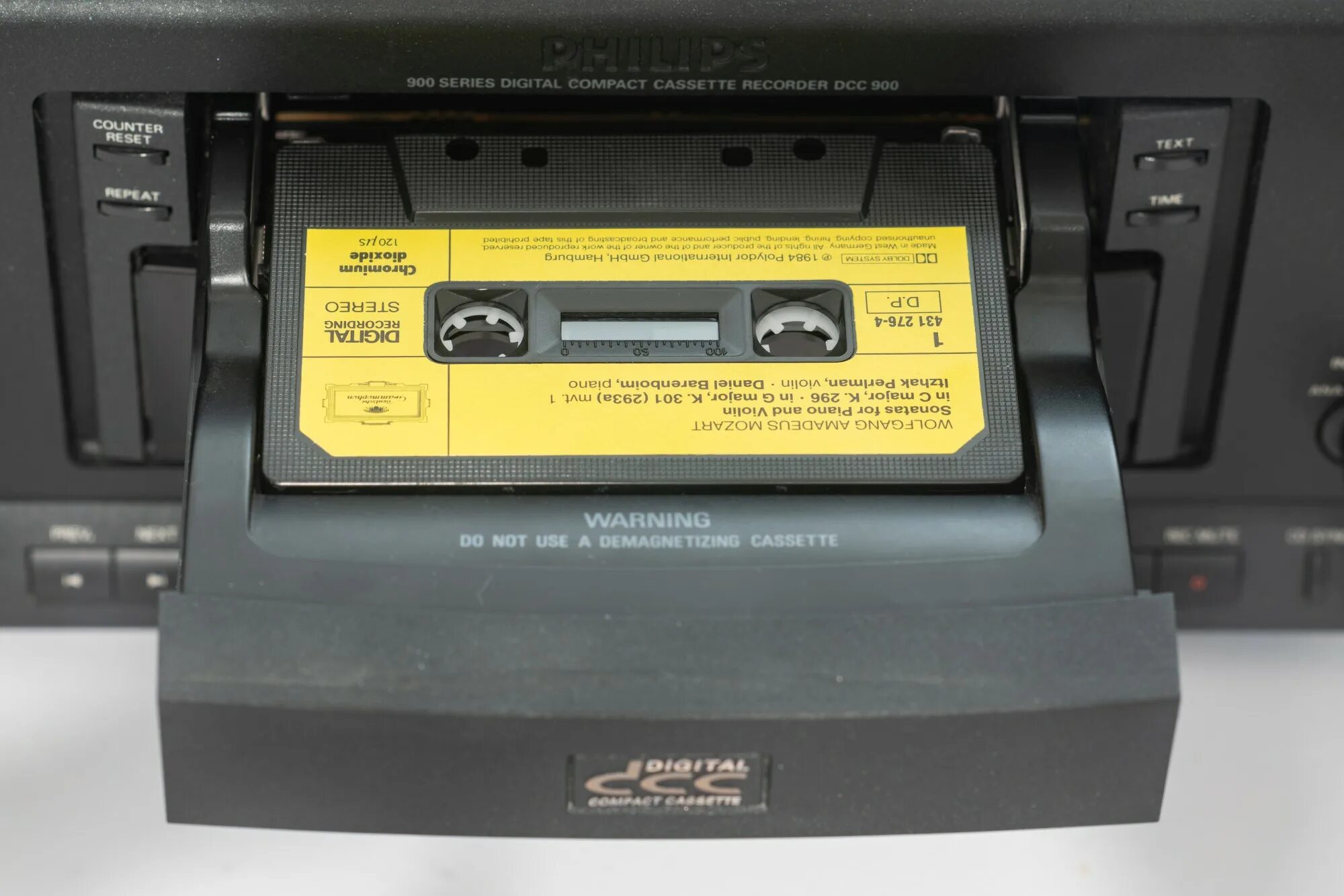 Цифровая кассета. Philips DCC 600. Цифровые кассеты DCC. DCC кассета. Digital Compact Cassette.